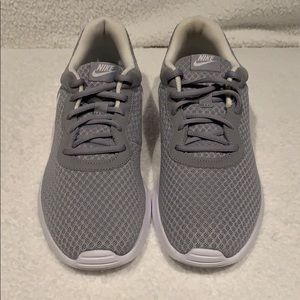 Nike Tanjun lifestyle shoe